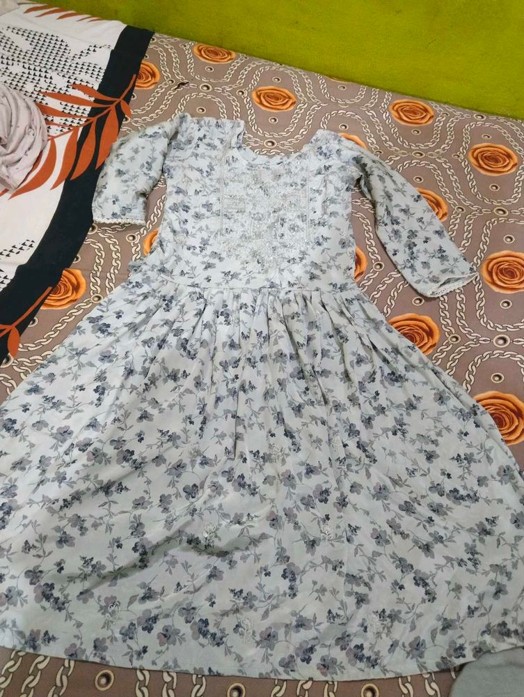 Light  Floral naira dress with dupatta