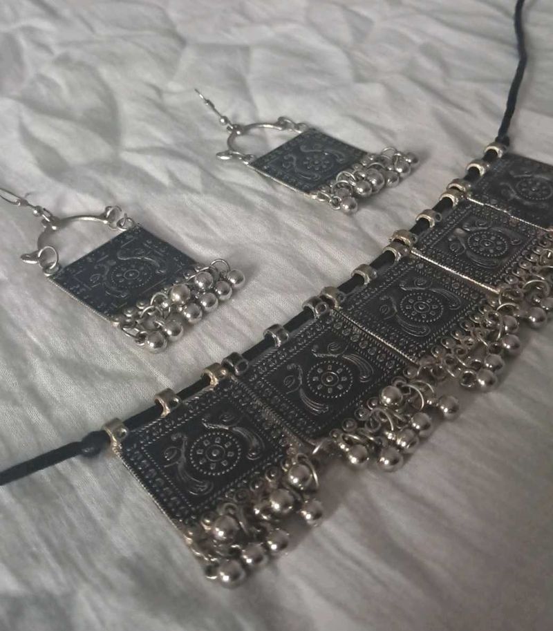 Oxidized Silver Choker Necklace with Earrings