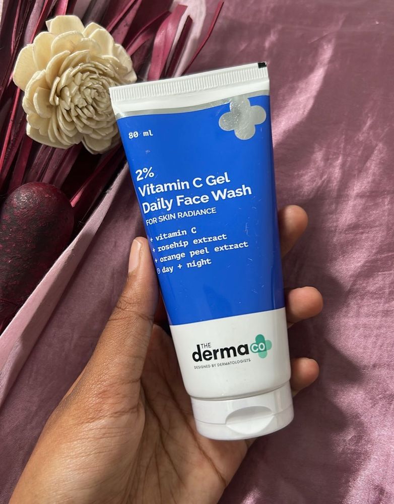 The Derma Co 2% Vitamin C Gel Face Wash
