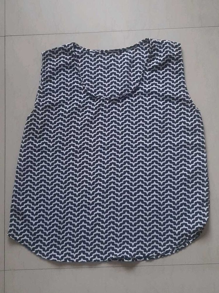 Stylish Sleeveless Geometric Print Top