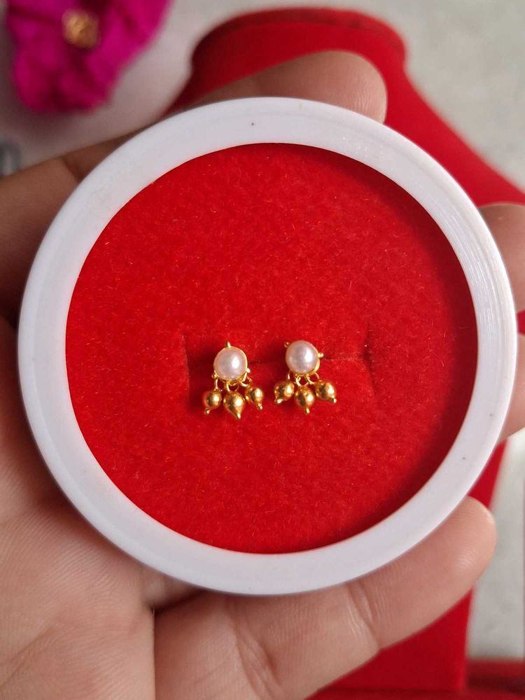 Beautiful New Pearl Earrings