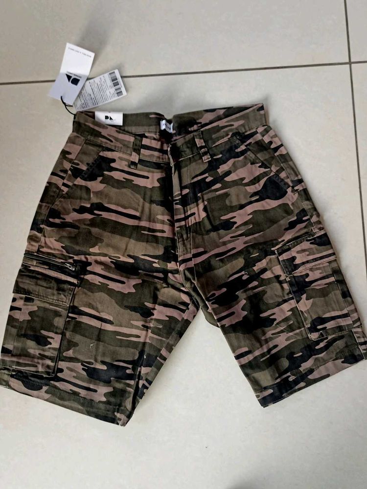 DENNIS LINGO CAMANDO SHORTS