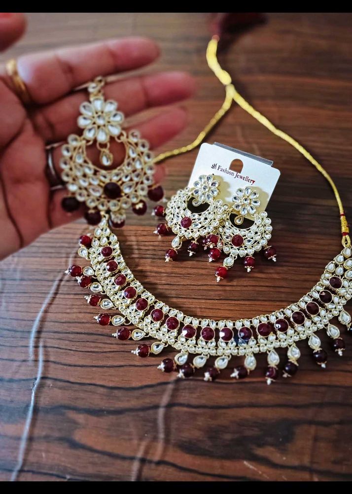 Elegant Kundan Necklace &amp; Earring Set