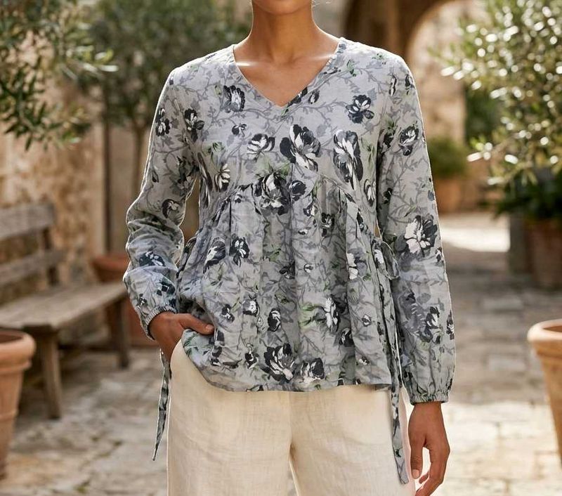 Grey Floral Print V-Neck Tunic Top
