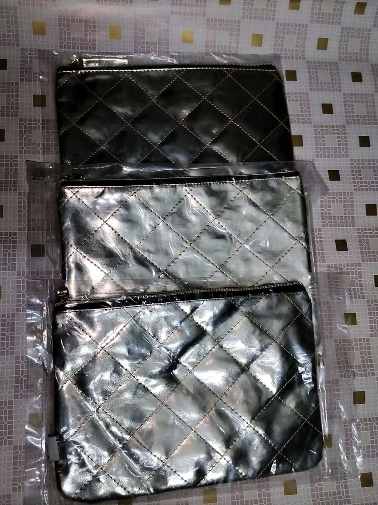 Myglamm Pouch