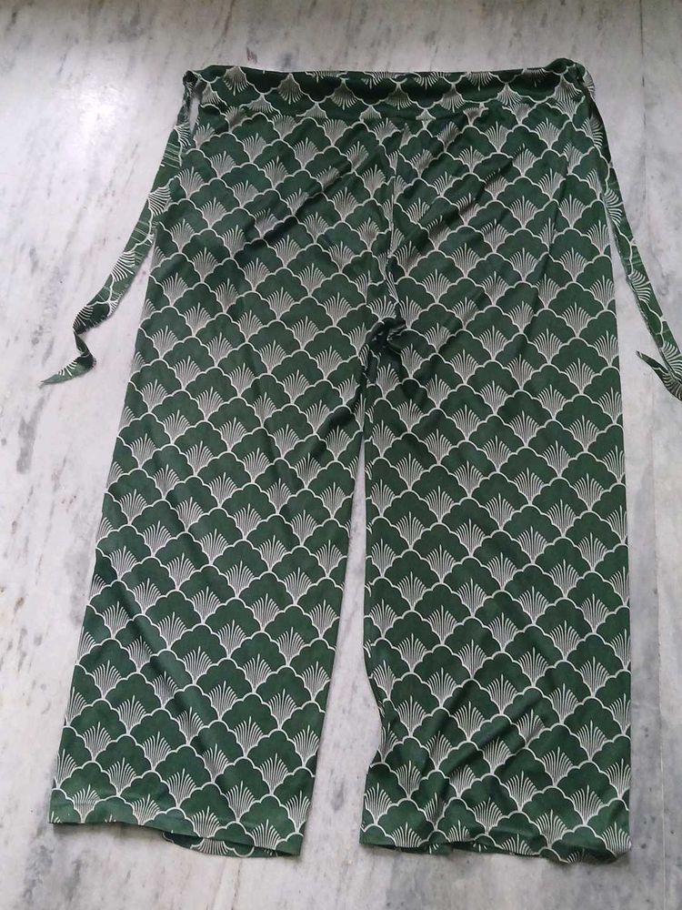 Stylish Green Patterned Wide-Leg Pants with Pocket