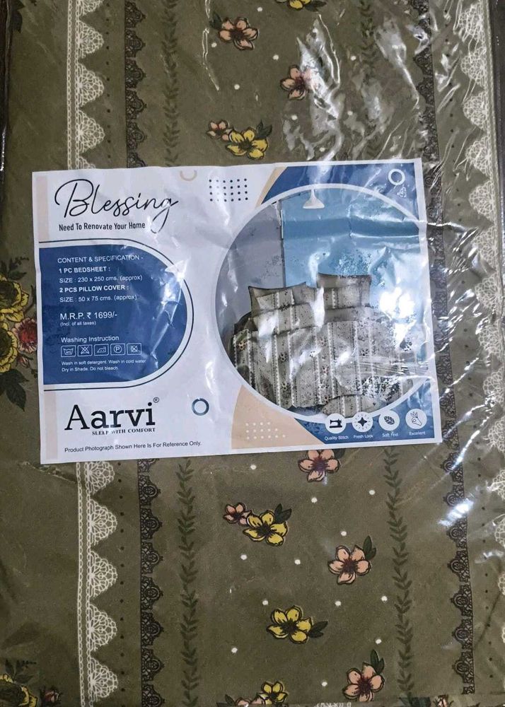 Aarvi "Blessing" Bedsheet Set
