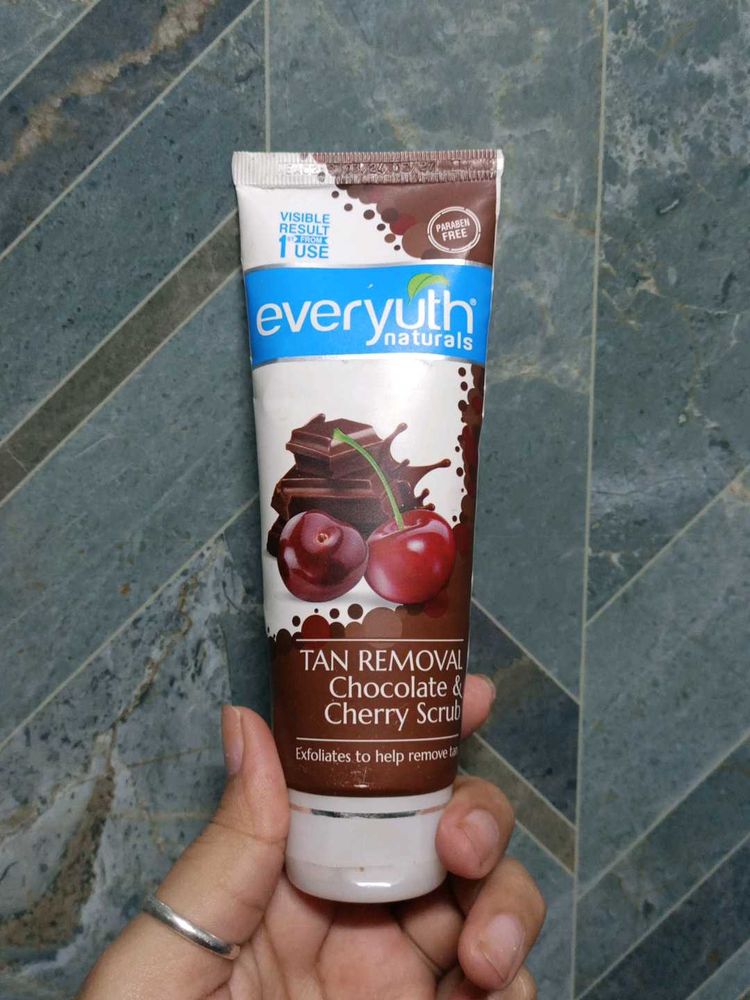 Everyuth Chocolate Cherry Scrub