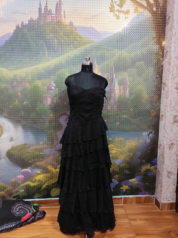 Black Tiered Gothic Sleeveless dress