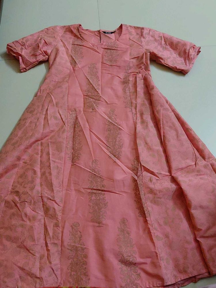 Elegant Pink Kurta with Golden Print
