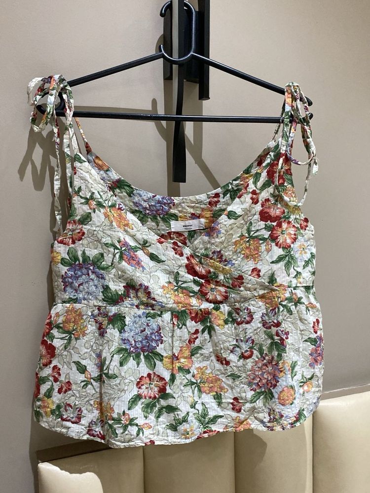 Floral Tie-Strap Peplum Top