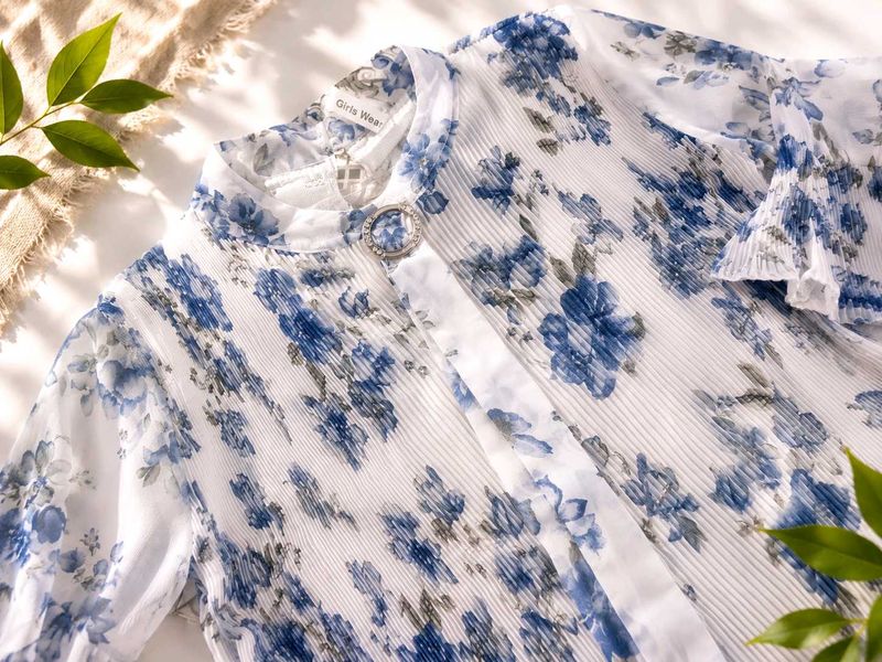 beautiful Georgette lined floral top