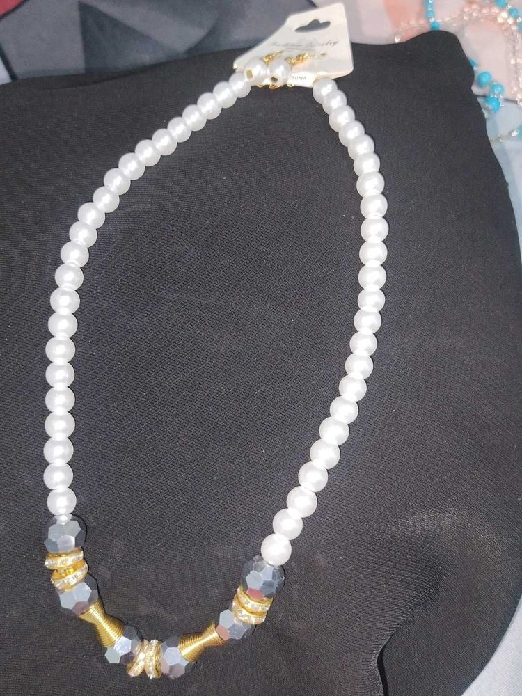 Elegant Pearl &amp; Crystal Necklace Set
