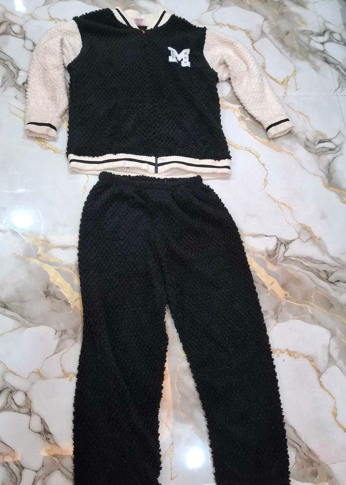 Cozy Black Woolen nightsuit