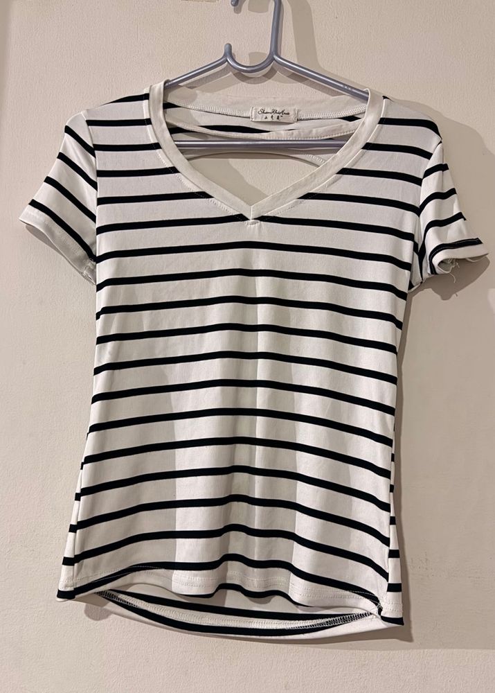 Must have Striped V-Neck Tee