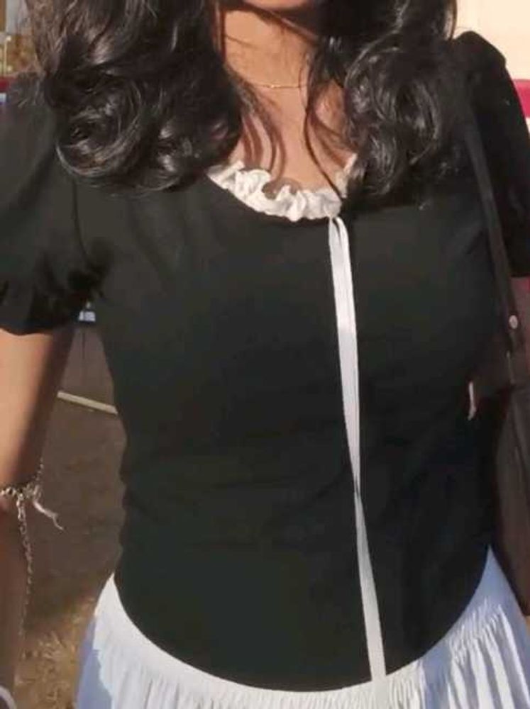 Chic Black Puff Sleeve Top
