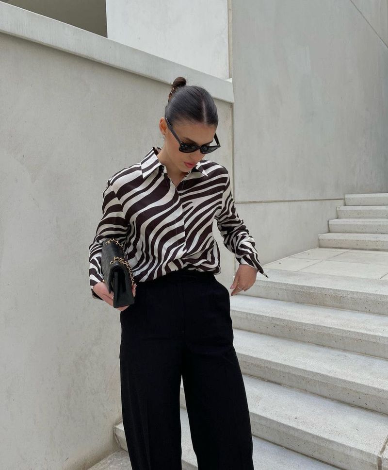 ZARA Crop Shirt🖤🤍