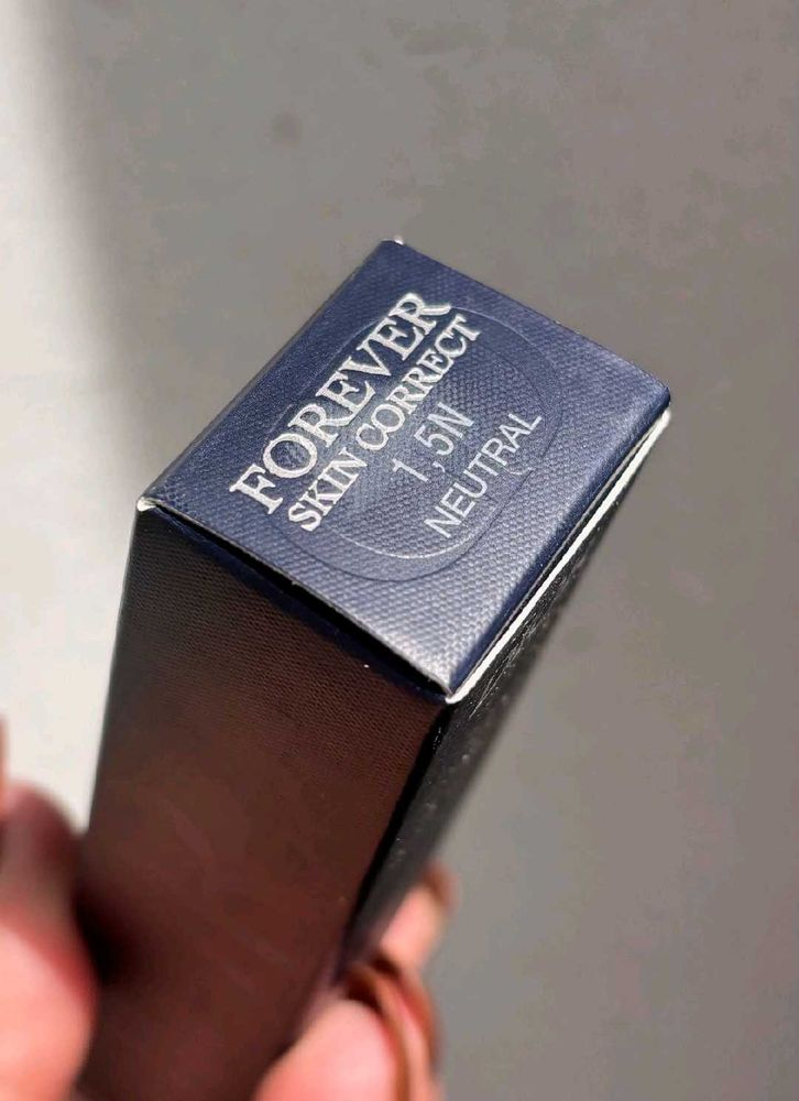 Forever Skin Correct shade 1.5N neutral
