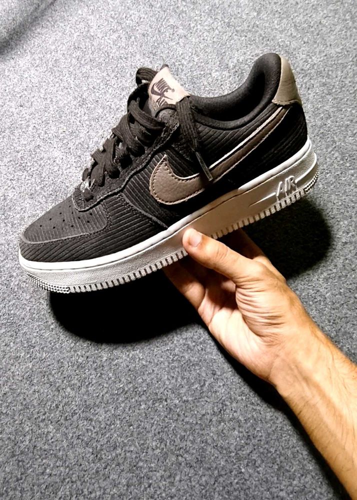 Nike Air Force 1 WMNS Sneakers