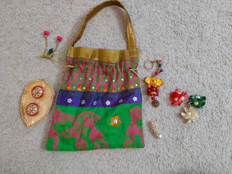 Ethnic Clutch with goodies ✨