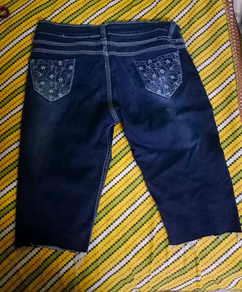 Blue Denim Capri Jeans with Star Pockets