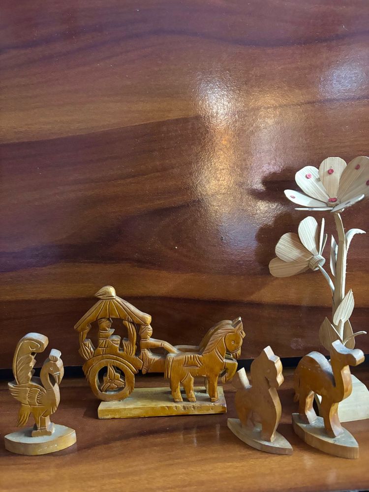 SALE/wooden showpiece set of 5