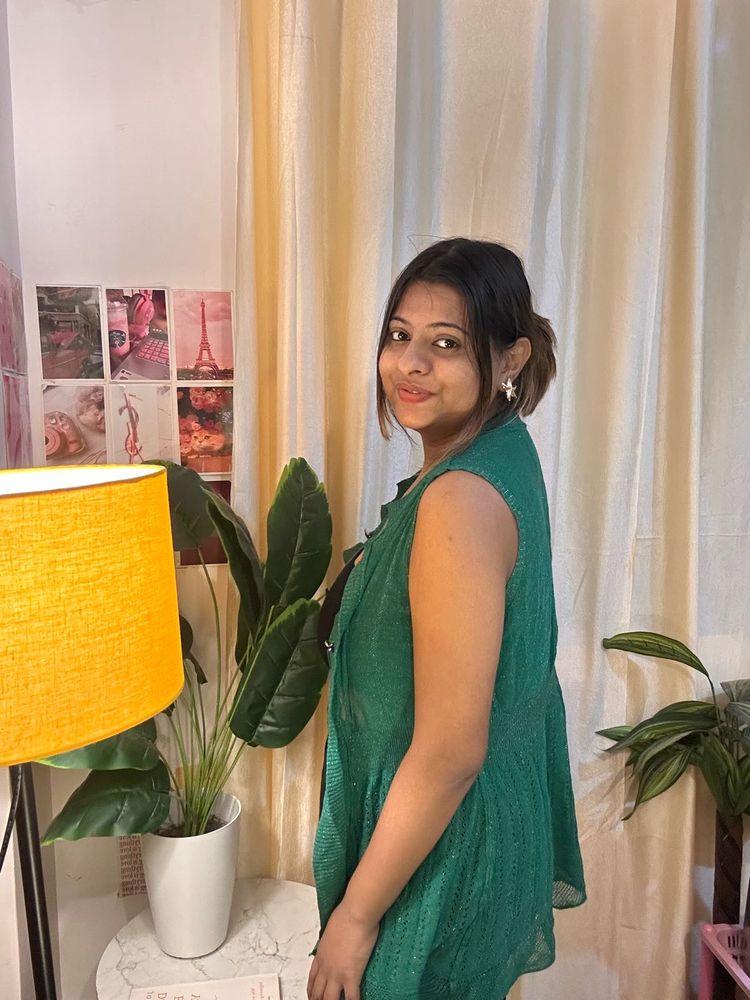 Green  Sleeveless shrug