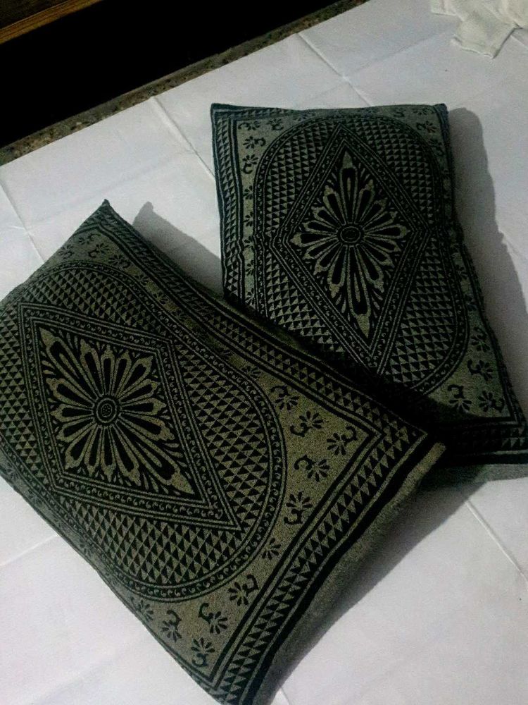 Decorative Throw Pillow 2 sets