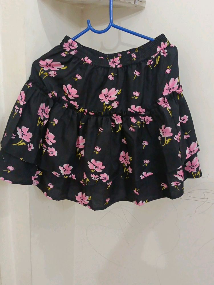 Black Flower Short Skirt