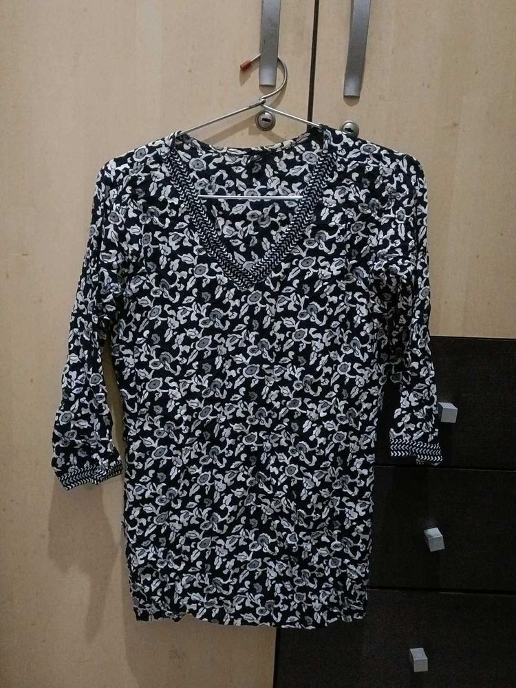 Black &amp; White Floral Kurta