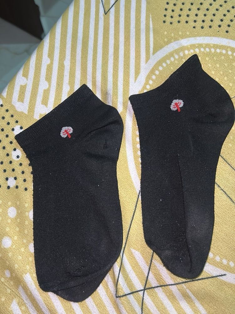 Black Ankle used  Socks