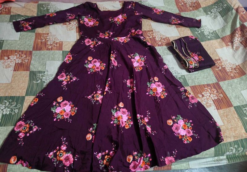 Beautiful Floral Print Kurta Set