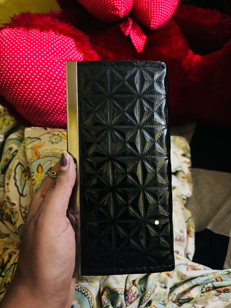 Chic Black Textured Wallet