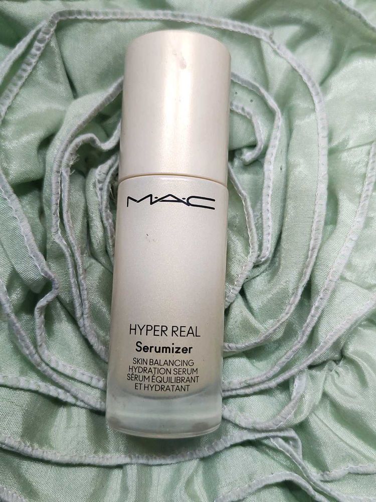MAC Hyper Real Serumizer