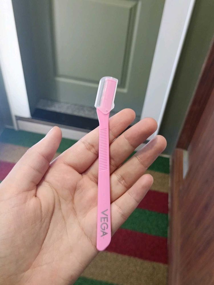Pink Facial Razor - VEGA
