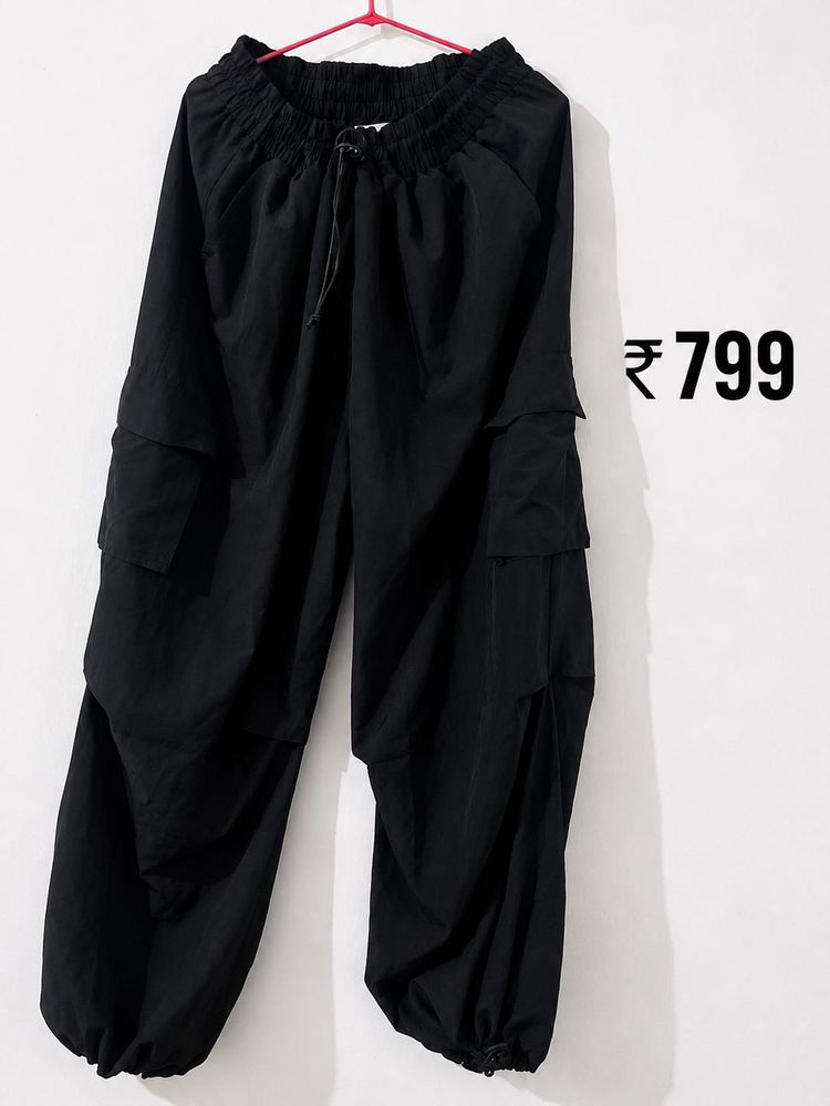 black cargo polyester bottom