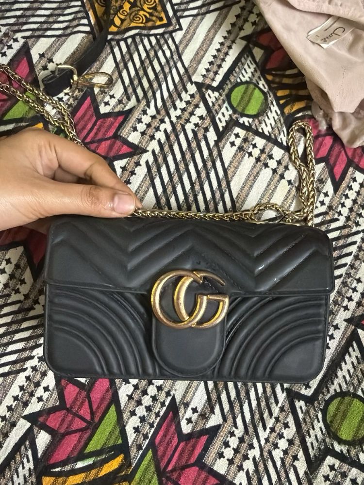 Chic Black Quilted Crossbody Bag