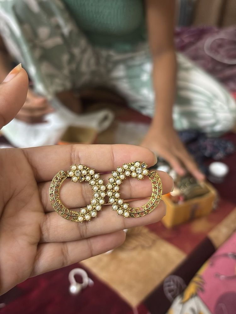 Elegant Pearl &amp; Gold Tone Hoop Earrings
