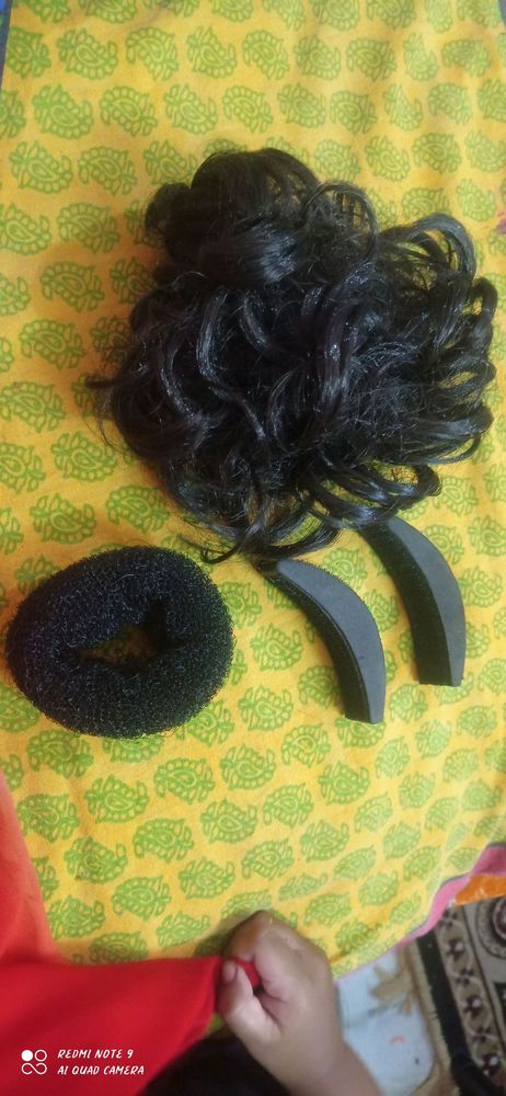 hair essasaries