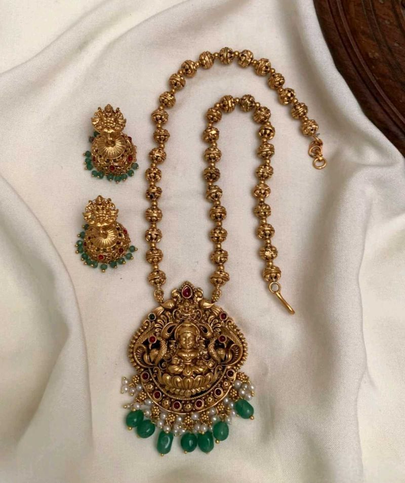Antique Gold Temple Jewellery Set