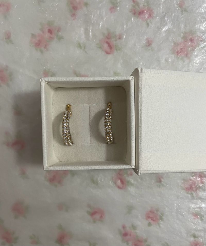 Elinor Jewels- Hoop Sparkle Earrings ✧