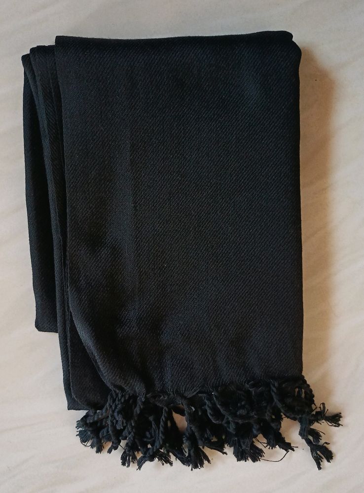 Scarf With Tassels