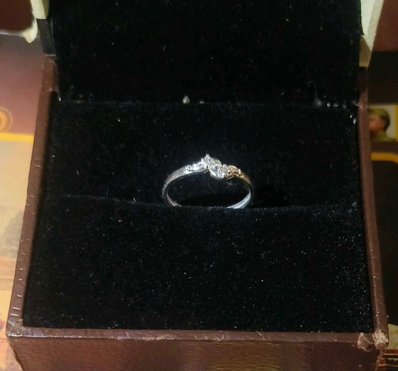 Elegant Diamond Ring pure silver