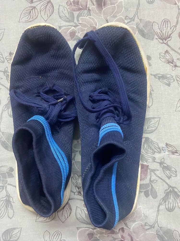 blue sports shoes