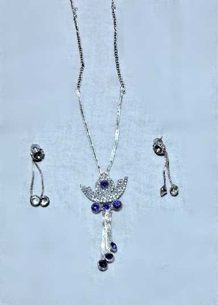 Sparkling Pendant Necklace &amp; Earring Set