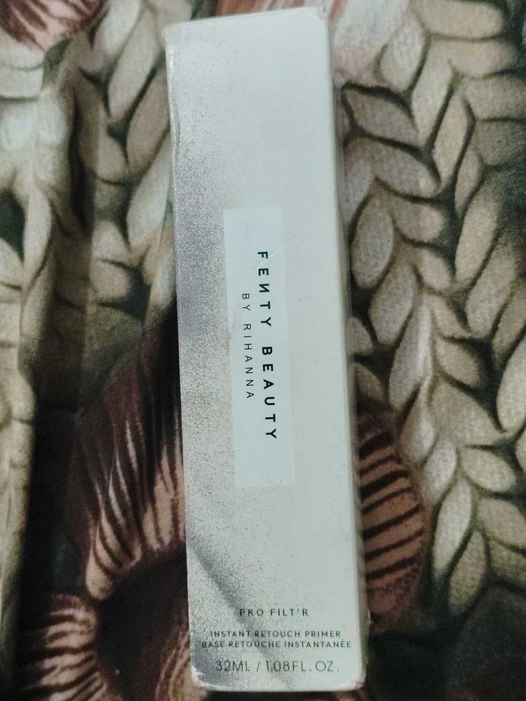 Fenty Beauty Pro Filt'r Instant Retouch Primer
