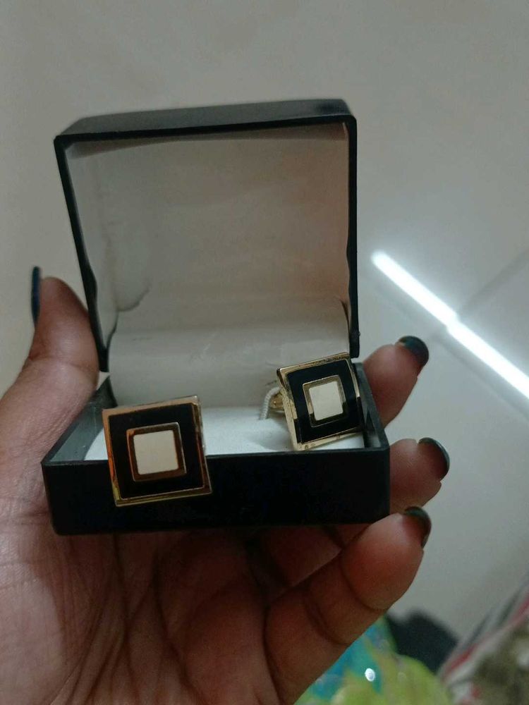Cufflinks