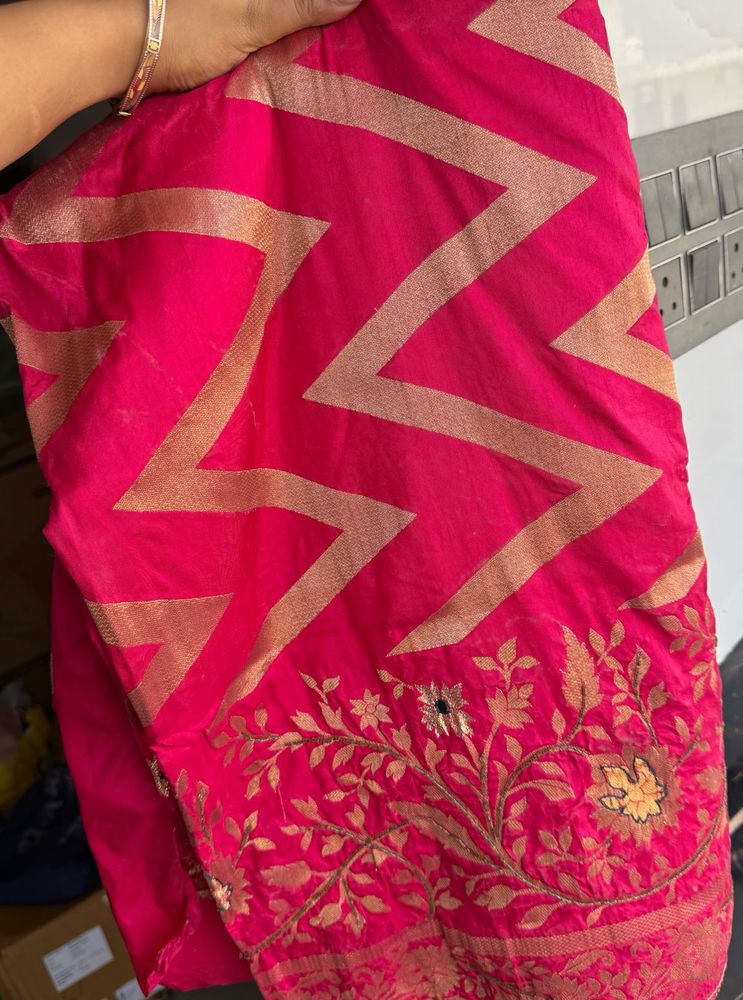 Pink Silk Saree with Golden Zigzag