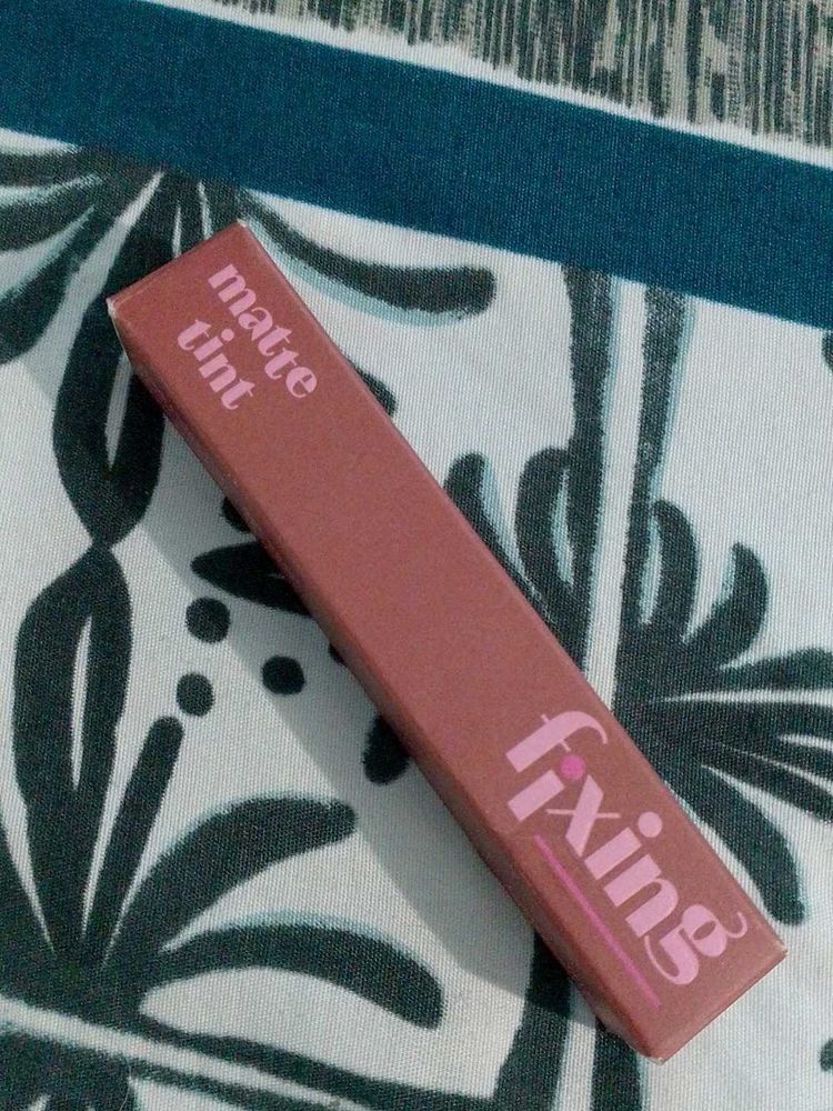 Matte Tint Fixing Lipstick