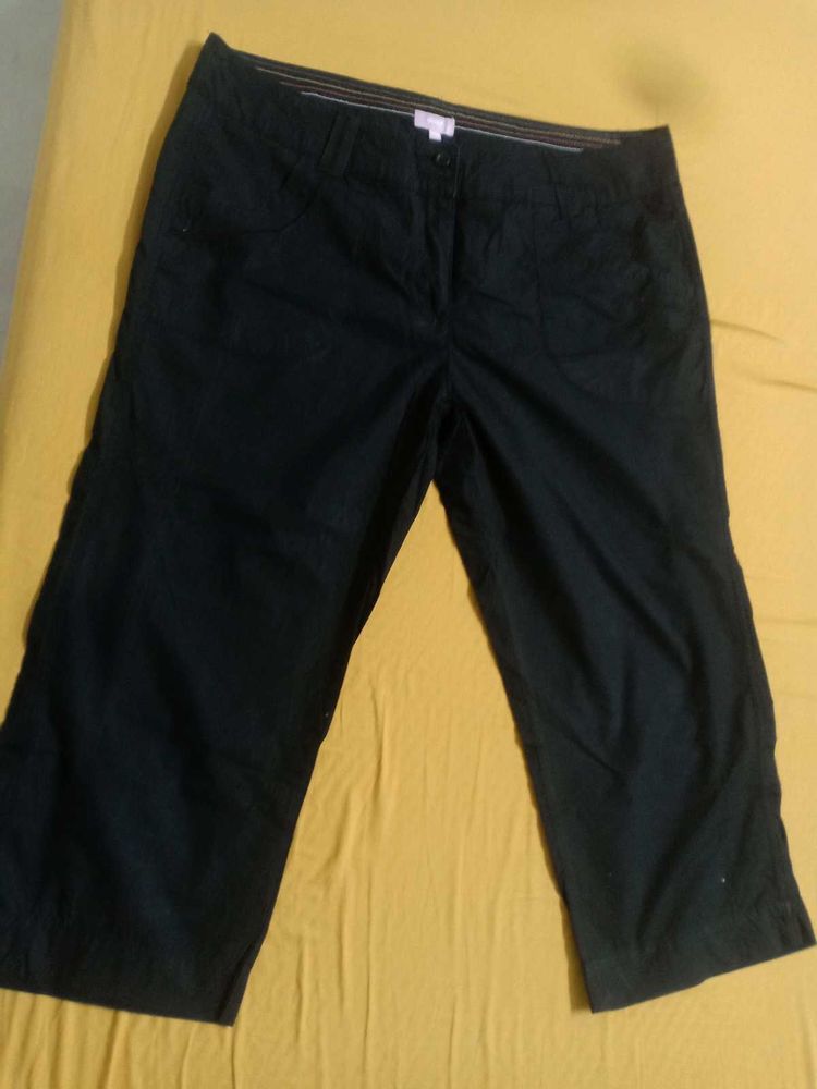 Black Capris